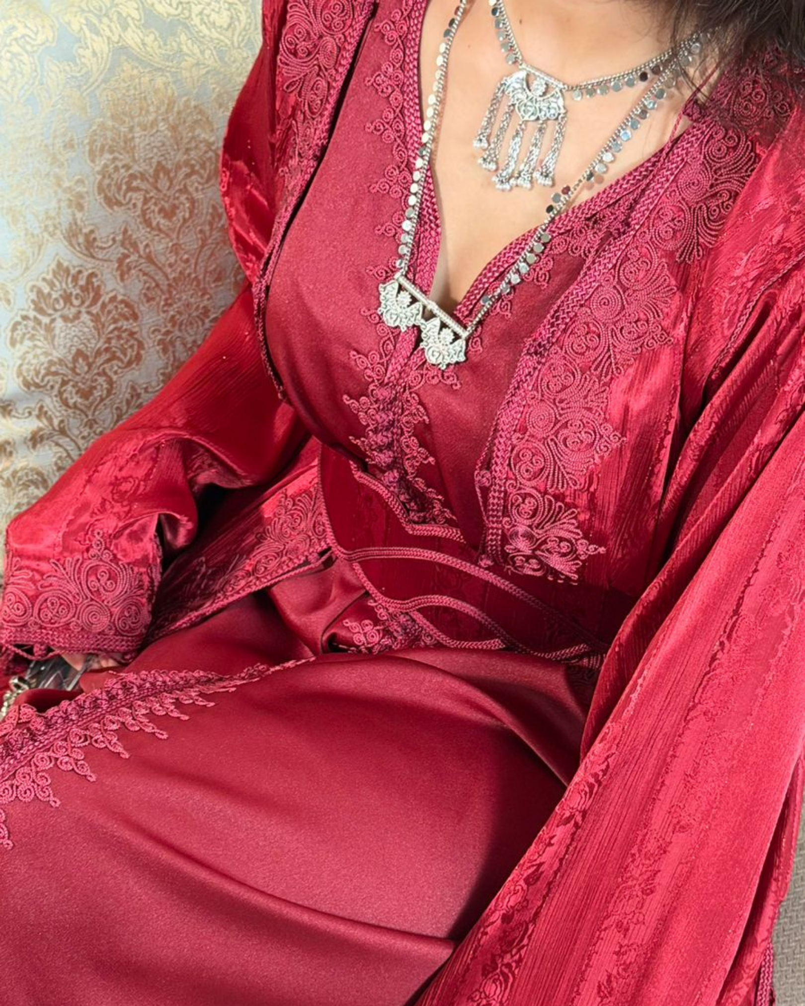 A luxurious, regal, and elegant Moroccan takchita ✨