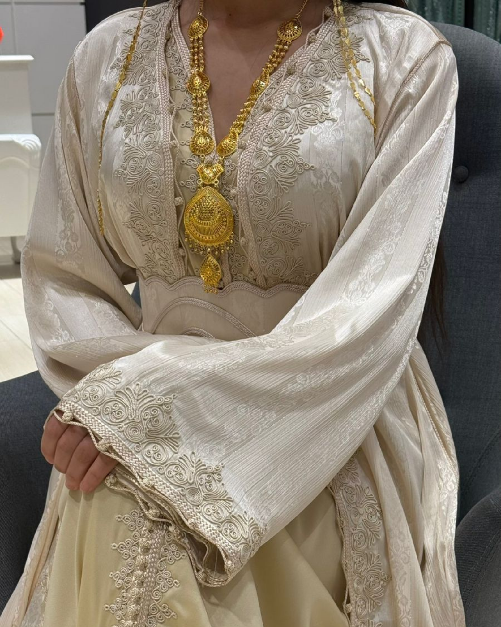 A luxurious, regal, and elegant Moroccan takchita ✨